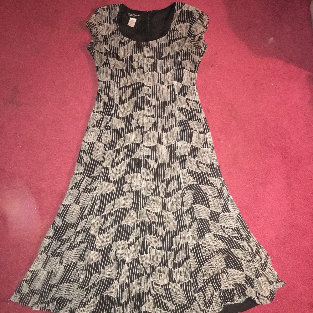 Black & white. Midi dress. Very attractive. Sz. 4